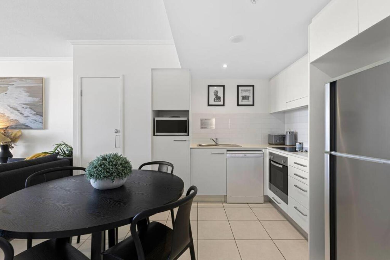 Apartment Beachfront Ocean Oasis Escape Gold Coast